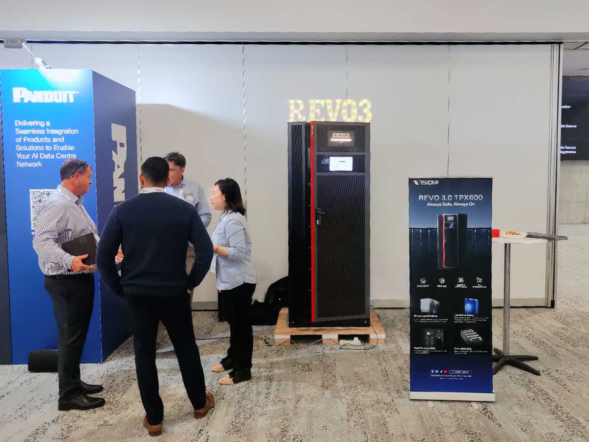 REVO3.0亮相悉尼！雄韬股份携手YHI POWER出席云计算和数据中心峰会